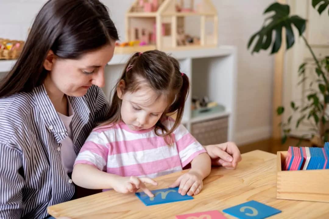 Kiedy do żłobka? Prawo, psychologia i gotowość Twojego dziecka